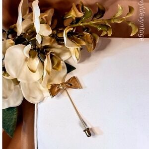 Gold Bow Stick Pin‎